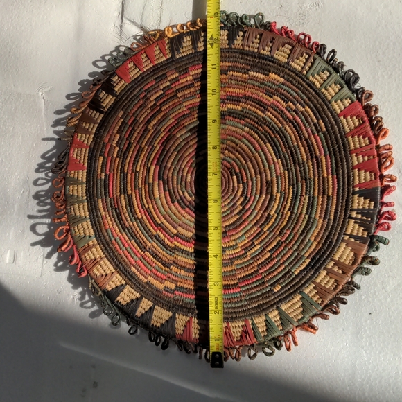 very vintage 1st nations hand woven flat basket 13" - Picture 4 of 4